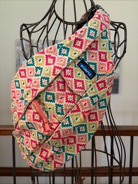 NEW Kavu Bright Multicolor Geo Aztec Print Crossbody Sling Bag